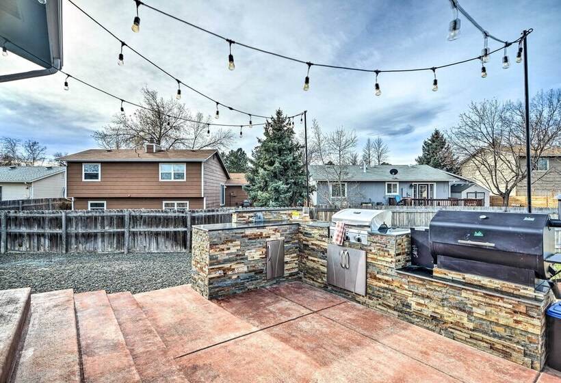 Arvada House W/ Fire Pit & Outdoor Kitchen!
