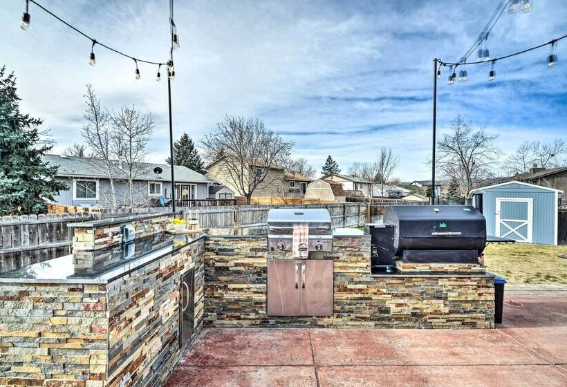 Arvada House W/ Fire Pit & Outdoor Kitchen!
