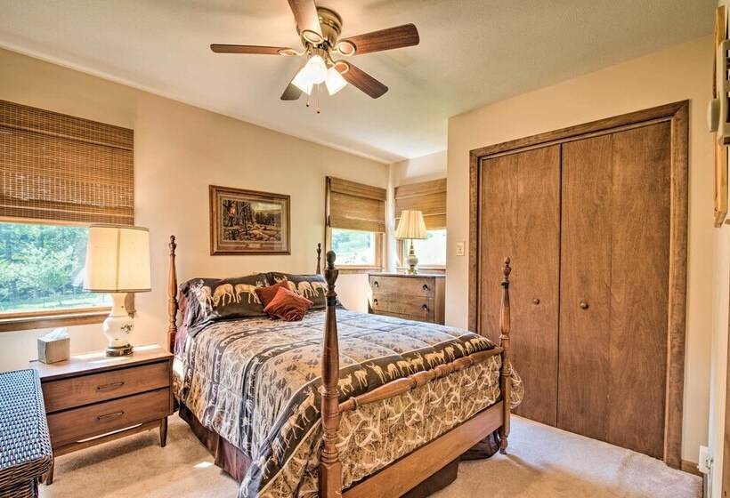 Authentic Cabin W/ Fire Pit Near Trout Fishing!