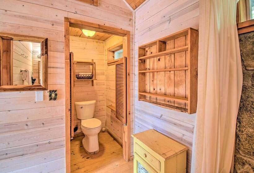 Authentic North Fork Cabin W/ Dock & Private Deck!