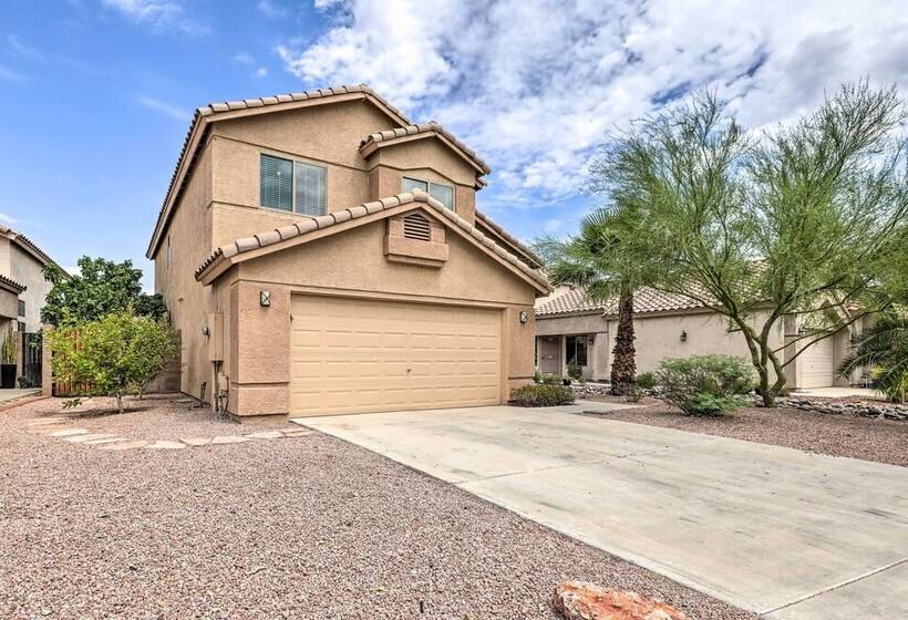 Beautiful Lakefront Peoria Home W/ Community Pool