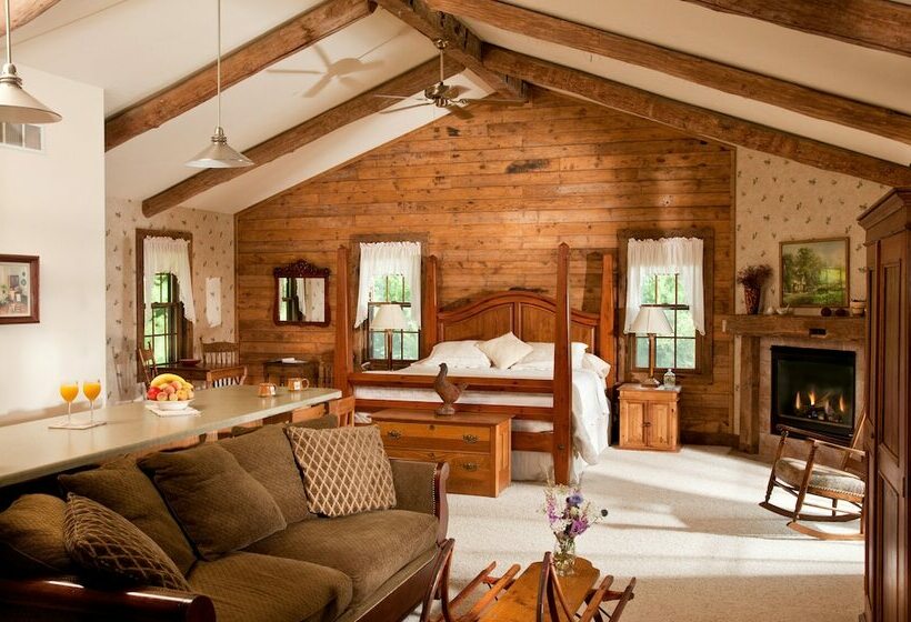 민박 Chanticleer Cabins