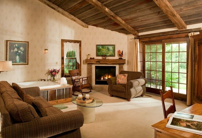 민박 Chanticleer Cabins