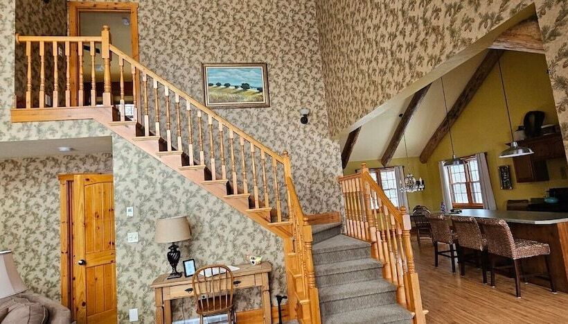 민박 Chanticleer Cabins