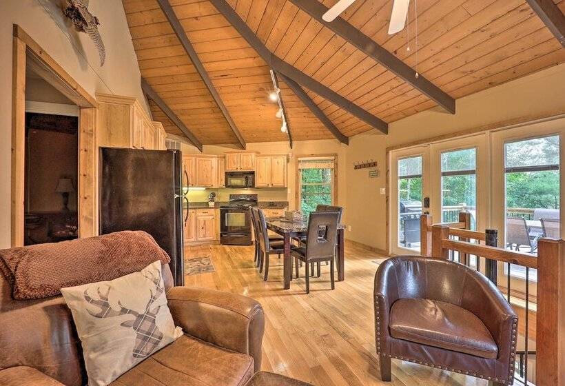 2 Decks, Mountain View: Beech Mountain Cabin!