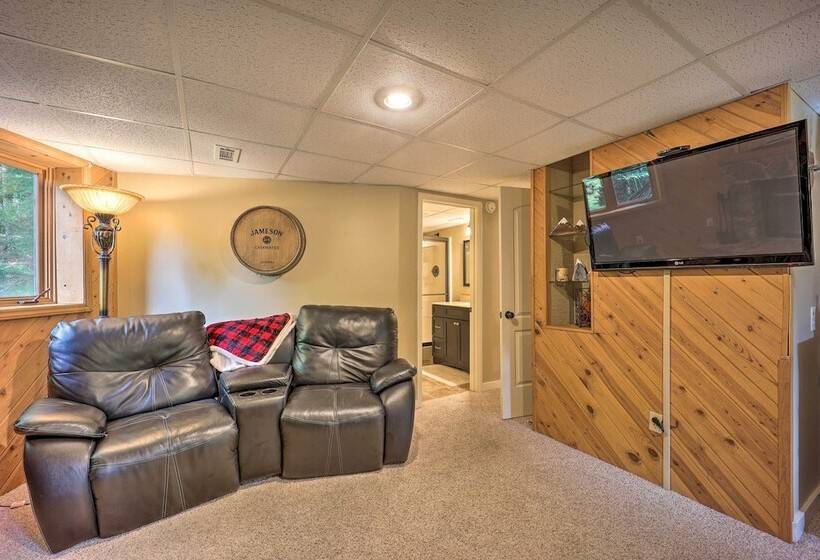 2 Decks, Mountain View: Beech Mountain Cabin!