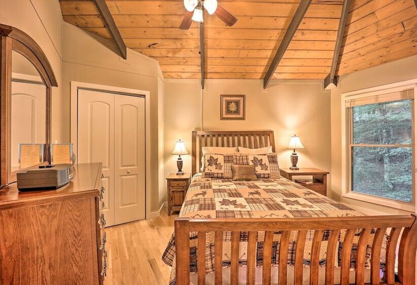 2 Decks, Mountain View: Beech Mountain Cabin!