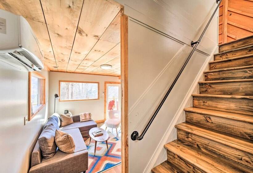 Blue Sky Cottage:  Romantic Retreat W/ Mtn Views!