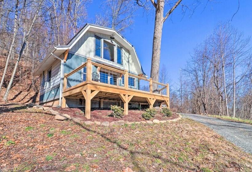 Blue Sky Cottage:  Romantic Retreat W/ Mtn Views!