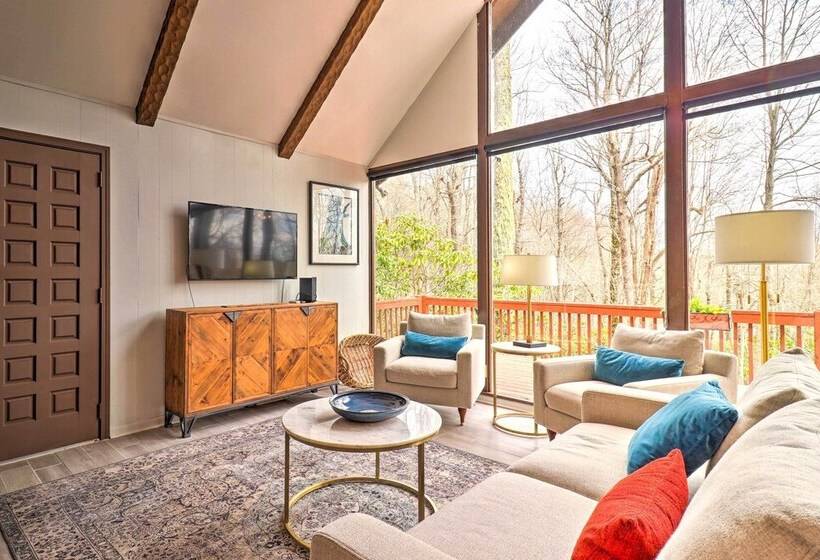 Breathtaking Brevard Home W/ Screened Porch!