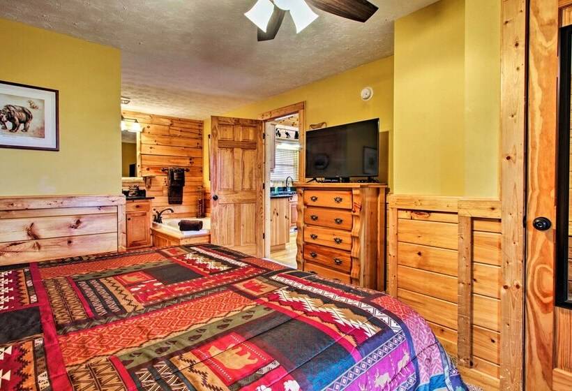 Breathtaking View  Cabin W/ Game Room & Hot Tub!