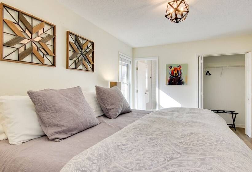 Bright Asheville Retreat With Hot Tub & Decks!