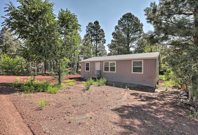 Bright & Modern Flagstaff Cottage Escape!
