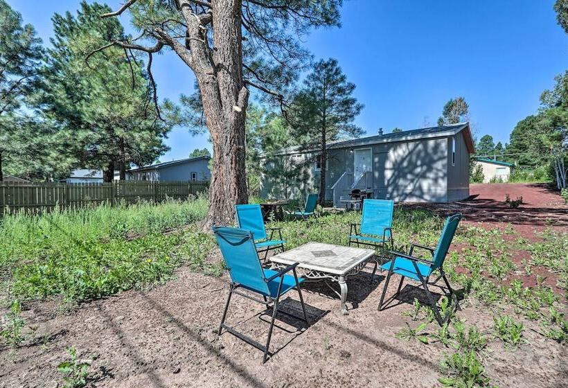 Bright & Modern Flagstaff Cottage Escape!