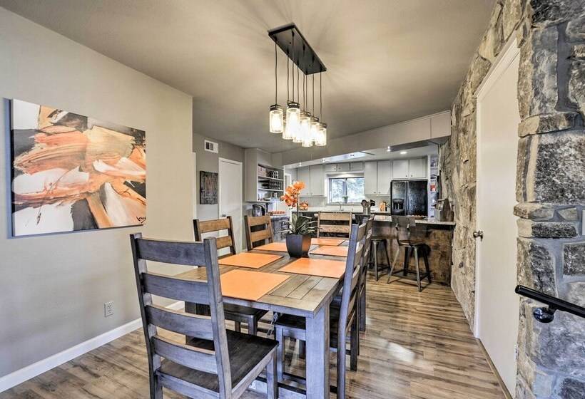 Bright N Breezy Waterfront Lake Granbury Getaway!