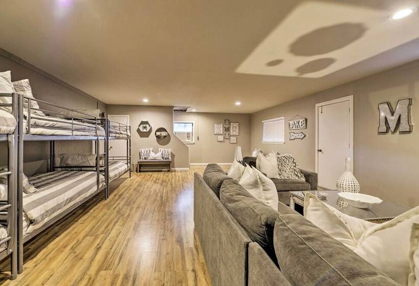 Bright N Breezy Waterfront Lake Granbury Getaway!