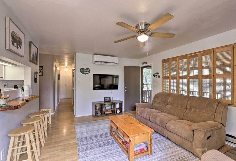 Bright Pine Cabin: Direct Trail Access & Deck!