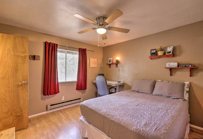 Bright Pine Cabin: Direct Trail Access & Deck!