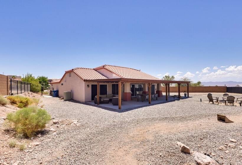 Bullhead City Oasis W/ Fire Pit + Mtn View!
