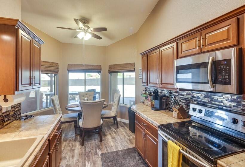 Bullhead City Oasis W/ Fire Pit + Mtn View!