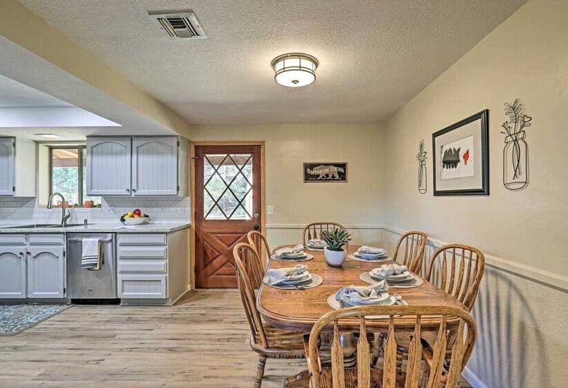 Central Pine Hideaway   Family Friendly!