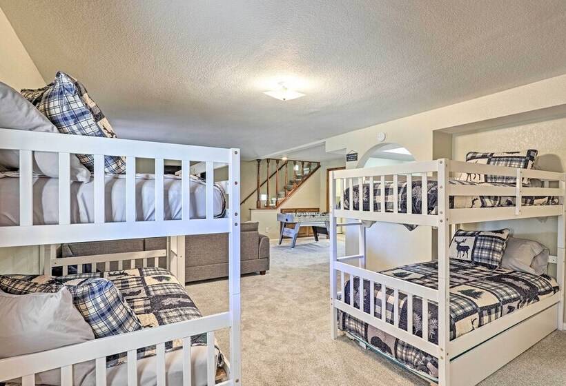 Central Pine Hideaway   Family Friendly!