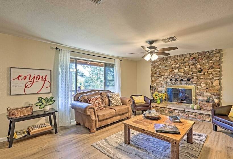 Central Pine Hideaway   Family Friendly!