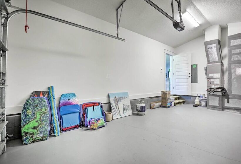 Charming Florida Retreat < Half Mile To Beach!