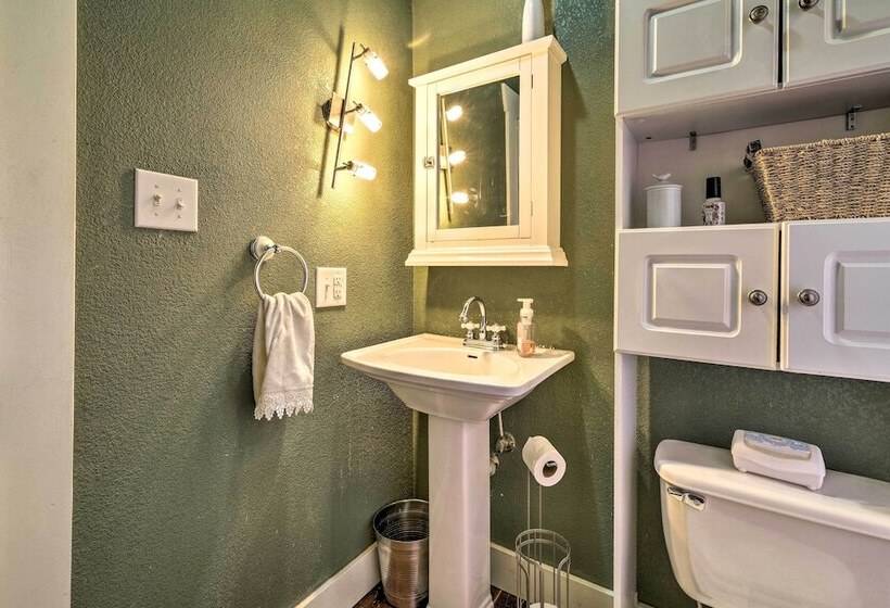 Charming Home In Downtown Nampa W/ Patio + Yard!