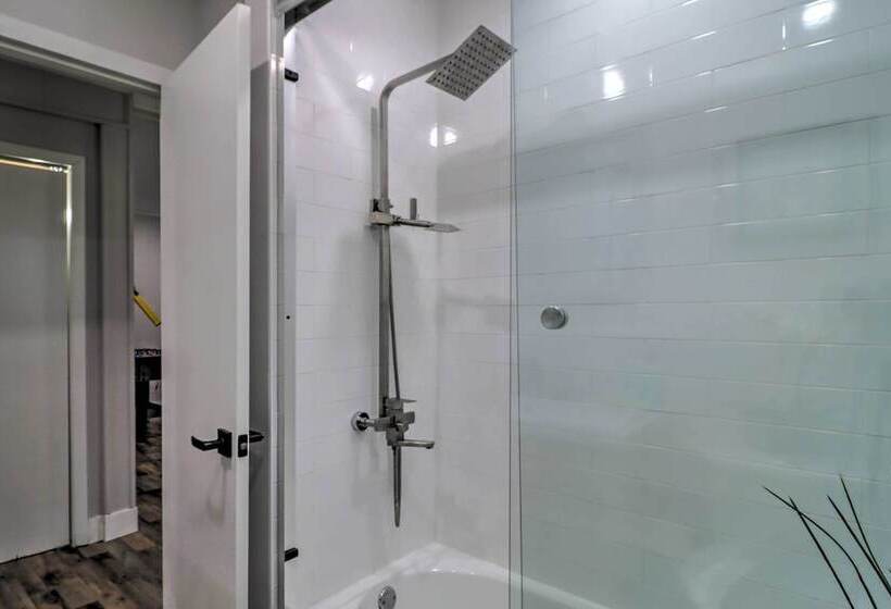 Emerald Lakes Home Near Kalahari & Camelback!