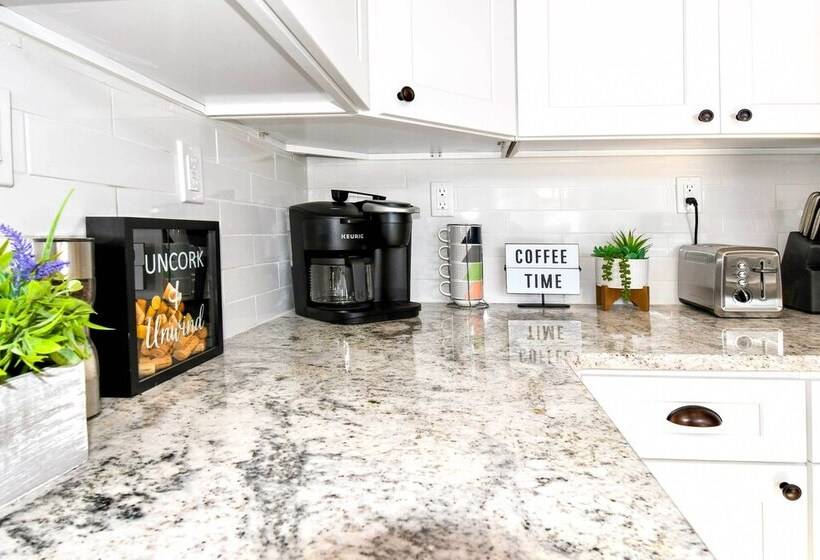 Emerald Lakes Home Near Kalahari & Camelback!