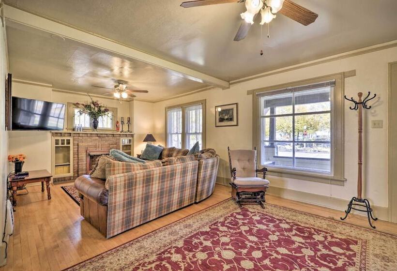 Charming Montana Home W/ Grill: 6 Mi To Lake Elmo!