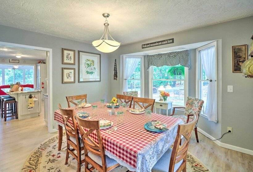 10 Acre Mountain Home Getaway W/ Fire Pit