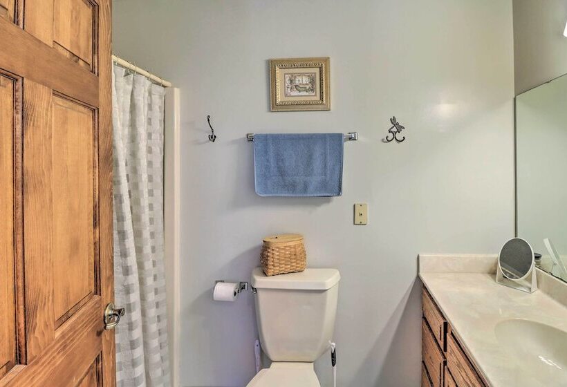 10 Acre Mountain Home Getaway W/ Fire Pit