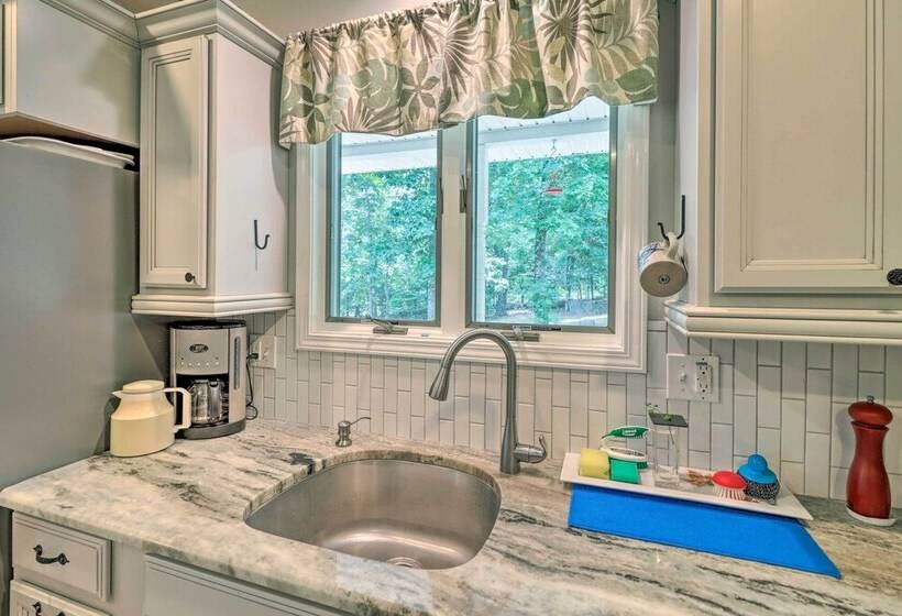 10 Acre Mountain Home Getaway W/ Fire Pit