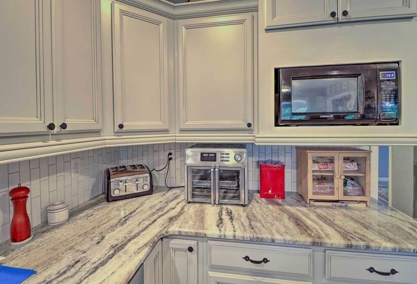 10 Acre Mountain Home Getaway W/ Fire Pit