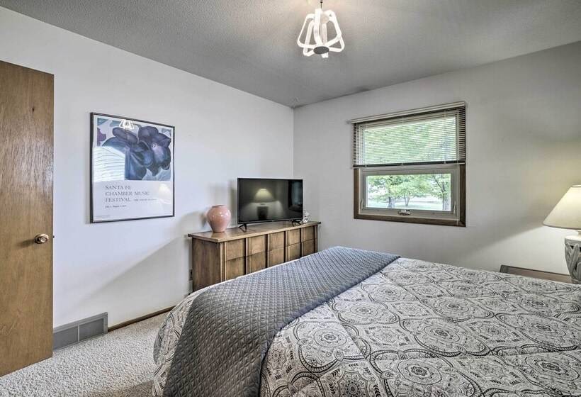 Charming Rochester Home   2 Mi To Mayo Clinic!