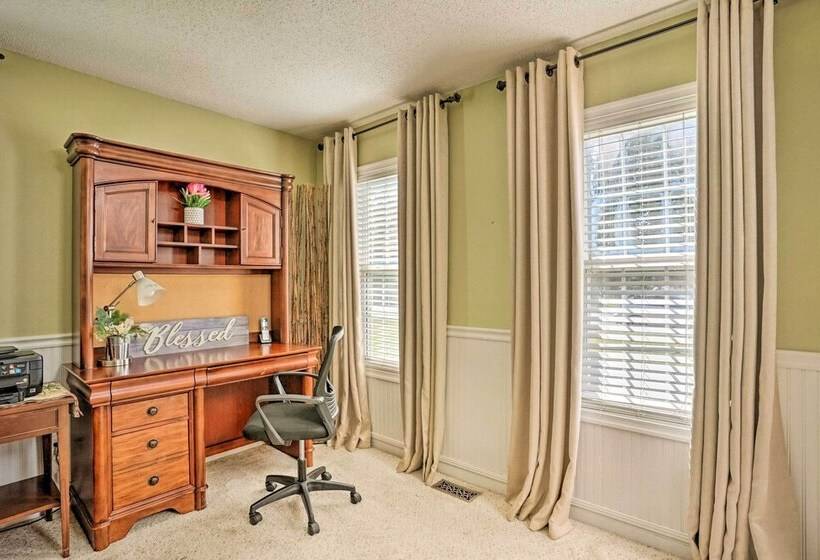 Sandston Home W/ Private Pool ~ 9 Mi To Richmond!