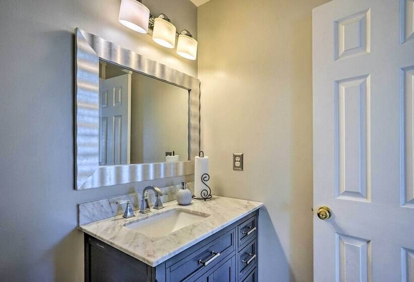 Sandston Home W/ Private Pool ~ 9 Mi To Richmond!