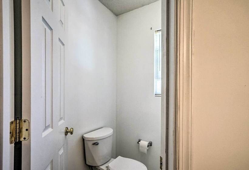 Sandston Home W/ Private Pool ~ 9 Mi To Richmond!