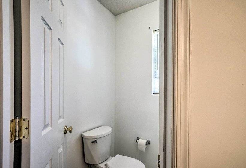 Sandston Home W/ Private Pool ~ 9 Mi To Richmond!