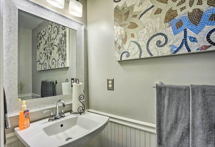 Sandston Home W/ Private Pool ~ 9 Mi To Richmond!