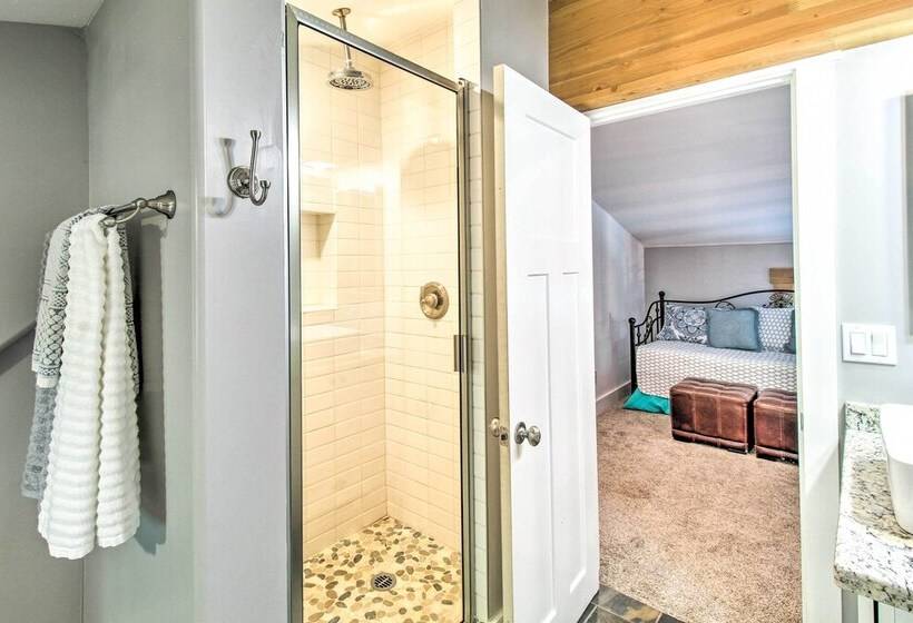 1 Mi To Lake: Chic Arizona Cabin W/ Large Porch!