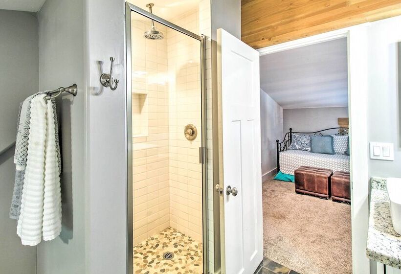 1 Mi To Lake: Chic Arizona Cabin W/ Large Porch!