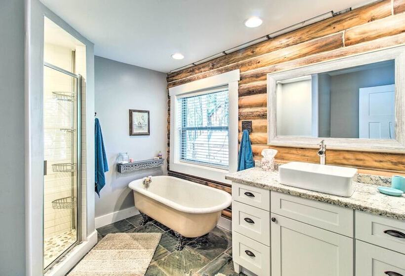 1 Mi To Lake: Chic Arizona Cabin W/ Large Porch!