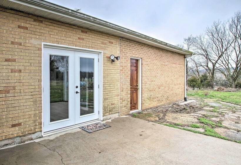 Chic Ste Genevieve Home W/ Nice Interior Amenities