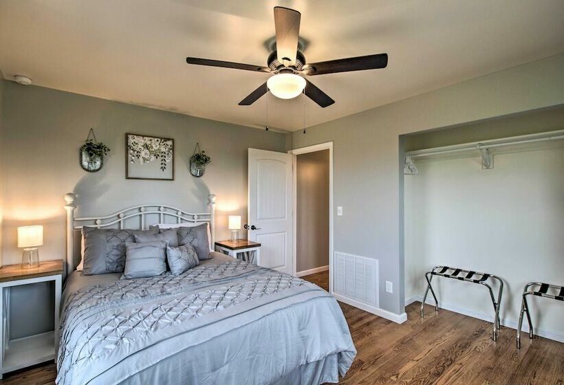 Chic Ste Genevieve Home W/ Nice Interior Amenities