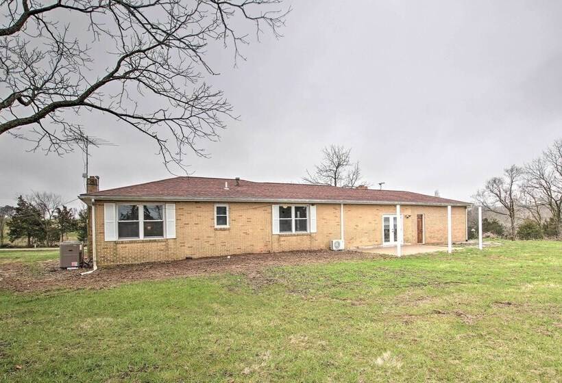 Chic Ste Genevieve Home W/ Nice Interior Amenities