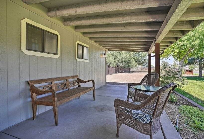 Hot Tub & Spacious Yard: Chino Valley Home!