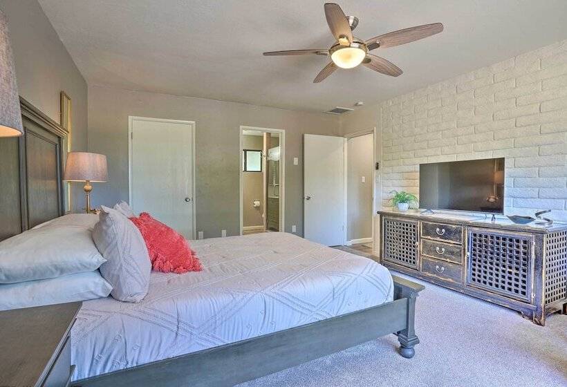 Hot Tub & Spacious Yard: Chino Valley Home!